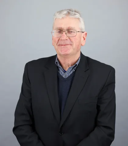 Dr Alan Watson